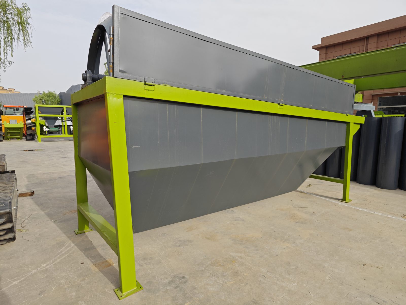 Organic waste composting machinery including shredder and turner